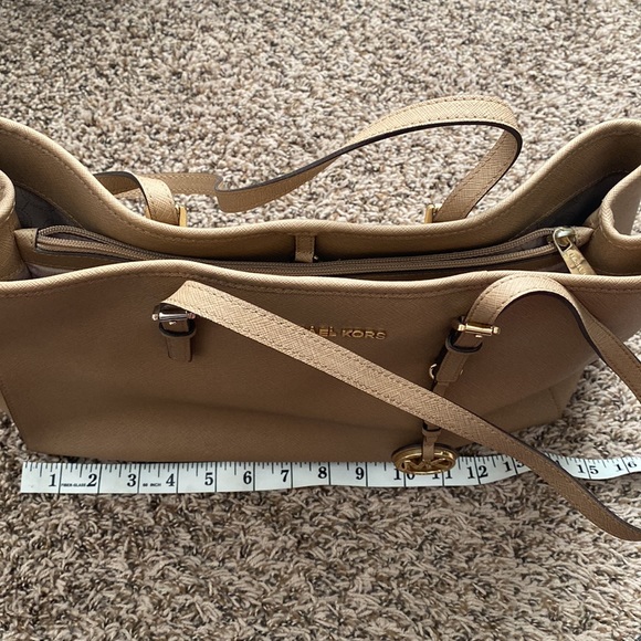 Michael Kors MK Solid Tan Saffiano Leather Purse - Picture 12 of 14